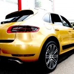 Goldener porsche Macan