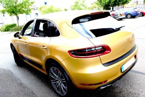 Gold Porsche Macan
